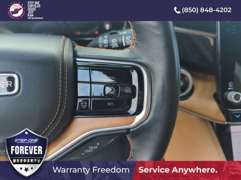 Used 2023 Jeep Grand Wagoneer Series III AWD/4WD image 22