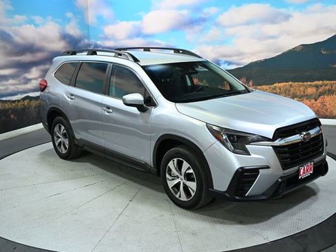 Used 2025 Subaru Ascent Premium AWD/4WD image 2