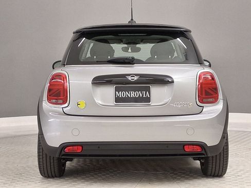 Used 2024 MINI Cooper SE FWD image 9