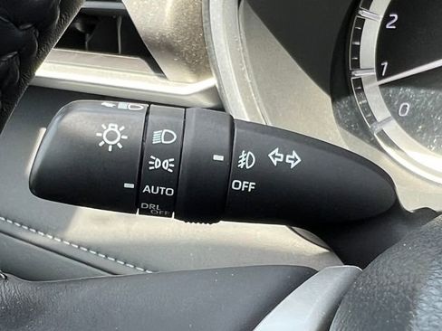 Used 2022 Toyota Highlander XLE AWD/4WD image 21