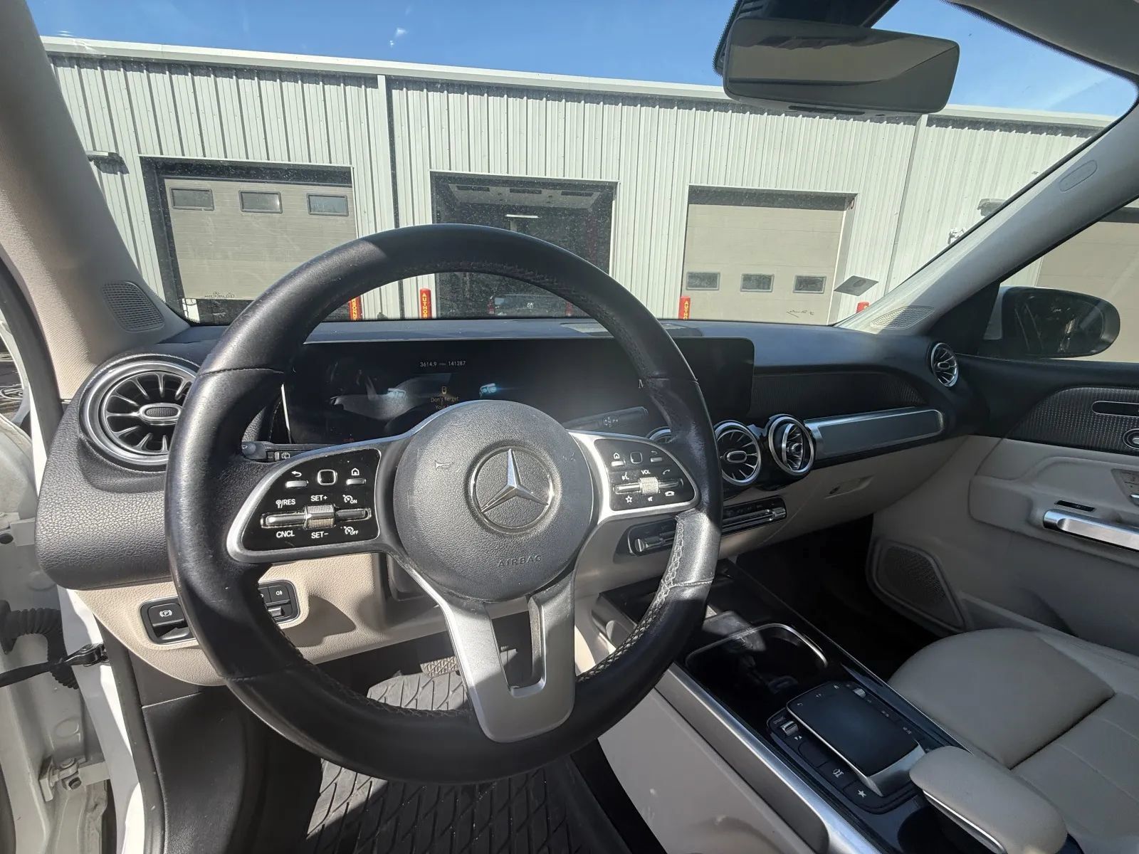 Used 2021 Mercedes-Benz GLB 250 4MATIC image 7