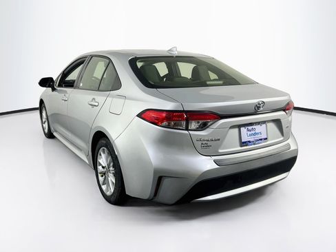 Used 2020 Toyota Corolla LE w/ LE Convenience Package FWD image 7