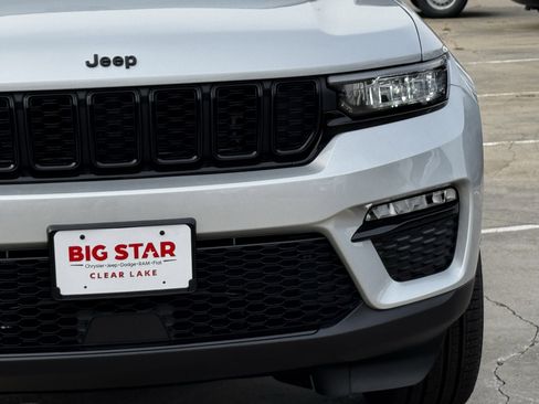 New 2025 Jeep Grand Cherokee Limited image 5