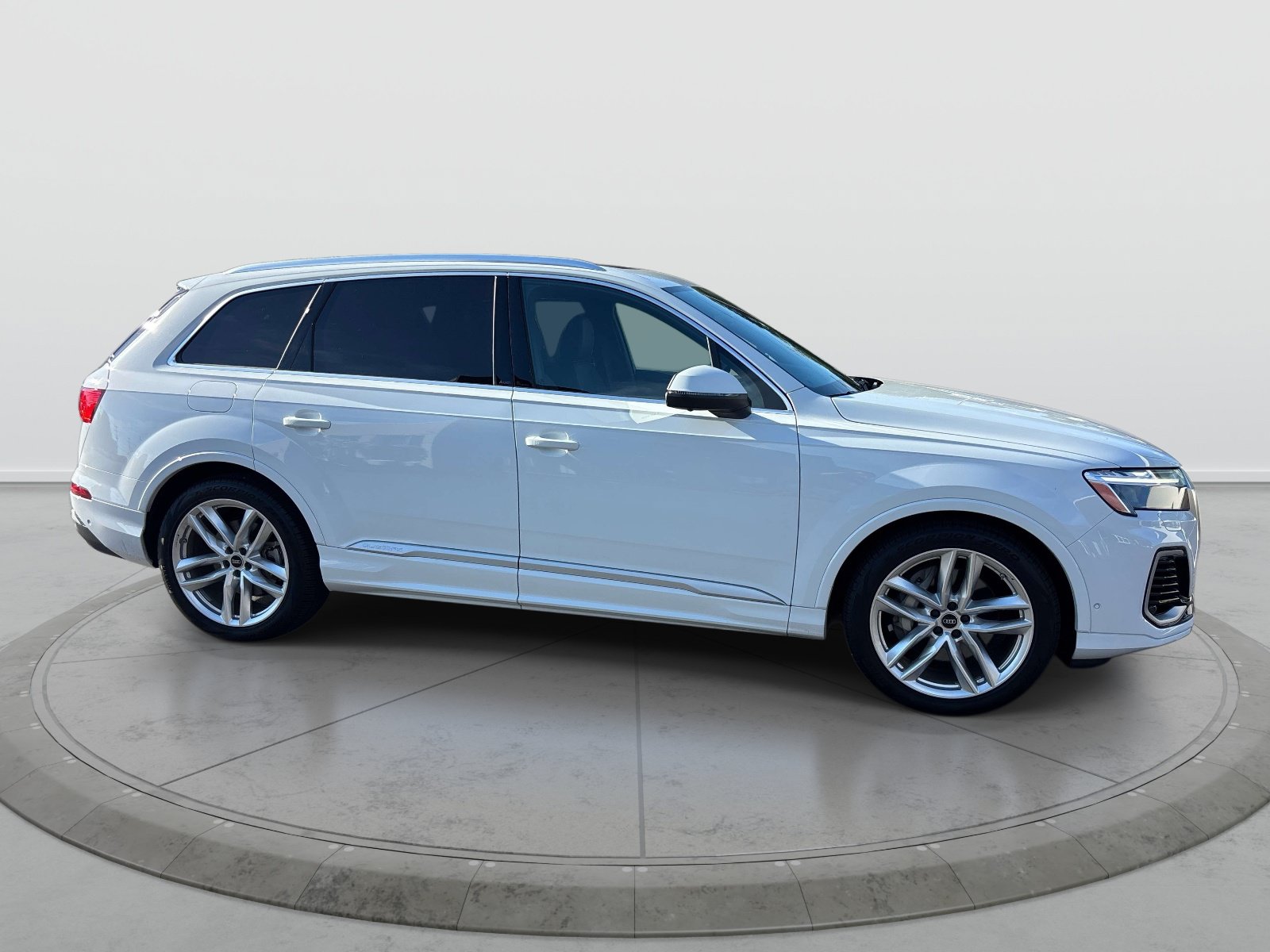 Used 2025 Audi Q7 3.0T Premium Plus AWD/4WD image 7