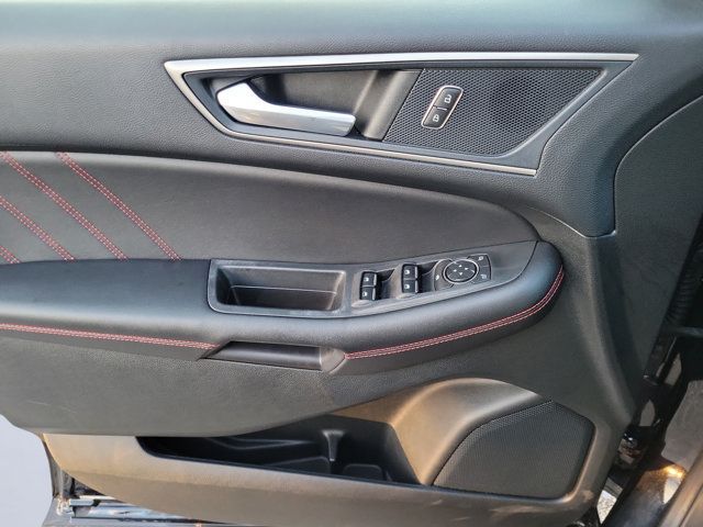 Used 2022 Ford Edge ST-Line AWD/4WD image 25