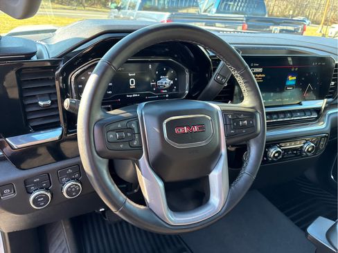 Used 2024 GMC Sierra 1500 Elevation image 10