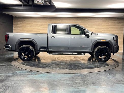 Used 2024 GMC Sierra 2500 AT4 w/ AT4 Preferred Package image 32