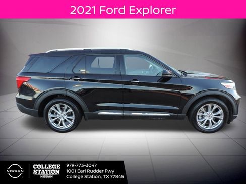 Used 2021 Ford Explorer Limited w/ Equipment Group 301A image 2