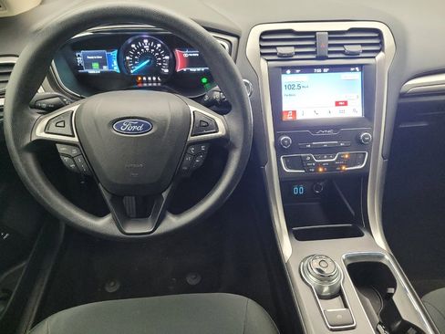 Used 2019 Ford Fusion SE image 22
