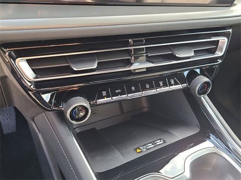 New 2026 Chevrolet Traverse LT w/ Midnight/Sport Edition image 34