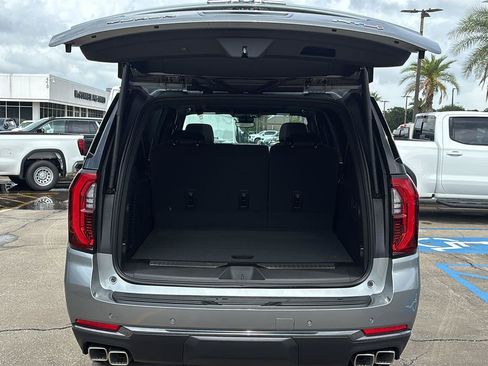 New 2026 GMC Yukon XL AT4 w/ AT4 Premium Package AWD/4WD image 21