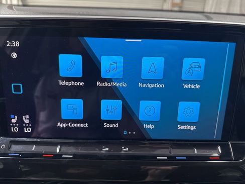Used 2025 Volkswagen Atlas Cross Sport SE FWD image 26