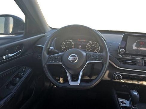 Used 2019 Nissan Altima 2.5 S FWD image 14