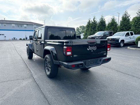 Used 2023 Jeep Gladiator Overland image 6