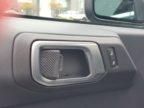 New 2025 Ford Bronco 4-Door image 17