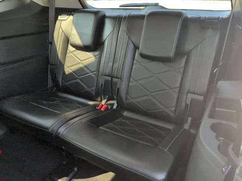 Used 2024 Volkswagen Atlas SE FWD image 28