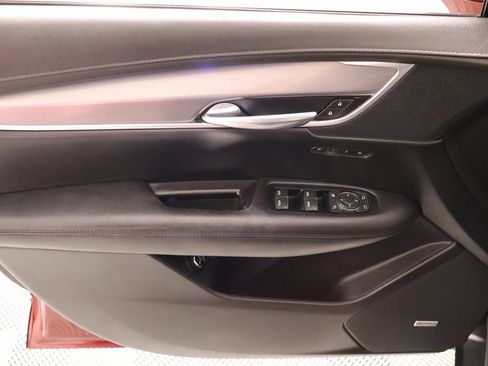 Used 2018 Cadillac XT5 Premium Luxury image 17