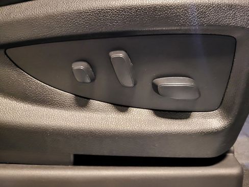 Used 2019 GMC Yukon Denali w/ Denali Ultimate Package image 25