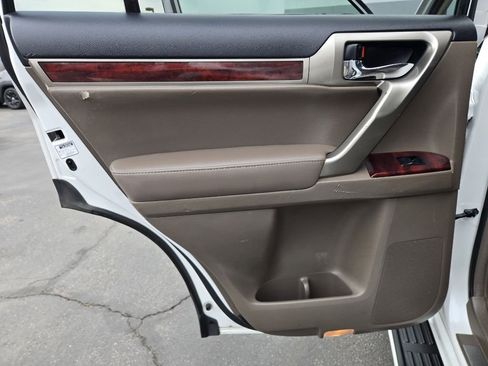 Used 2011 Lexus GX 460 image 15