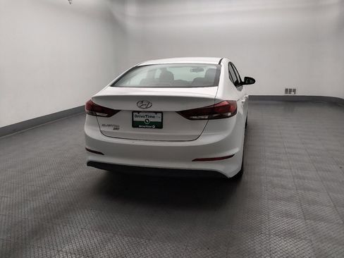 Used 2018 Hyundai Elantra SE FWD image 7