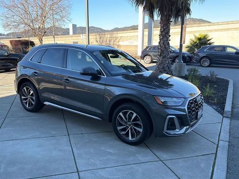 Used 2023 Audi Q5 2.0T Premium w/ Convenience Package image 5