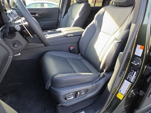 New 2025 Lexus LX 600 4WD w/ Premium Package image 6