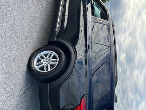 Used 2025 Ford Explorer Active image 3