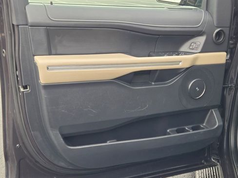 Used 2024 Ford Expedition Max Limited image 23
