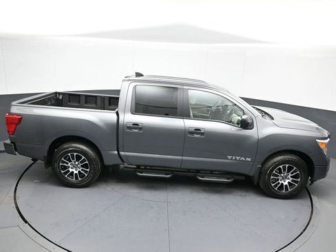 Used 2024 Nissan Titan SV w/ SV Convenience Package image 34