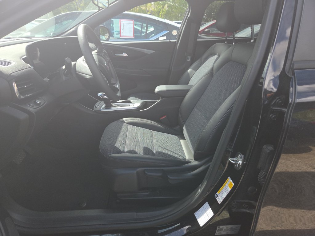 Used 2026 Buick Envista Preferred FWD image 3