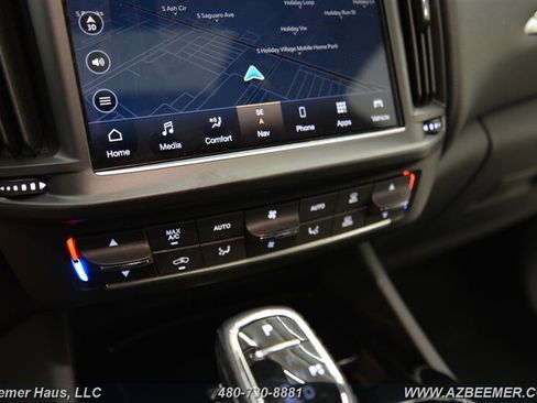 Used 2021 Maserati Levante image 31