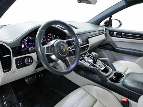 Certified 2023 Porsche Cayenne GTS w/ Premium Package Plus AWD/4WD image 4
