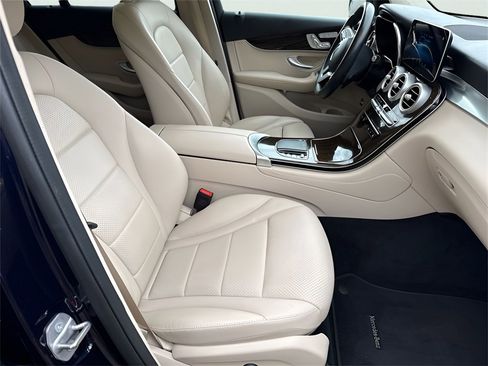 Certified 2021 Mercedes-Benz GLC 300 4MATIC image 23