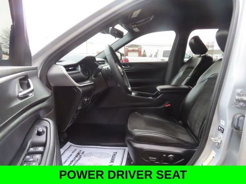 Used 2023 Jeep Grand Cherokee Altitude AWD/4WD image 17