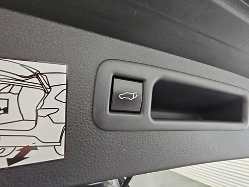 Used 2024 Toyota Highlander XSE FWD image 38
