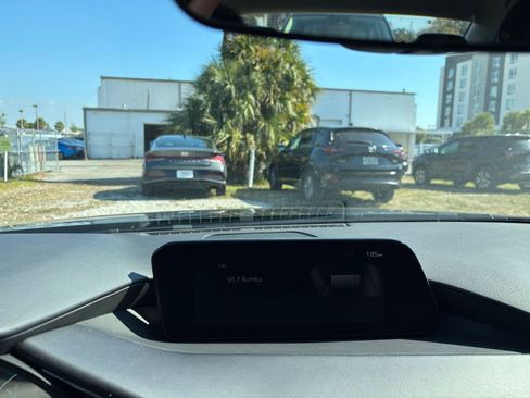 Used 2025 MAZDA MAZDA3 s image 17