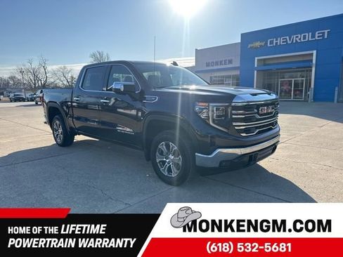 Used 2025 GMC Sierra 1500 SLT AWD/4WD image 1