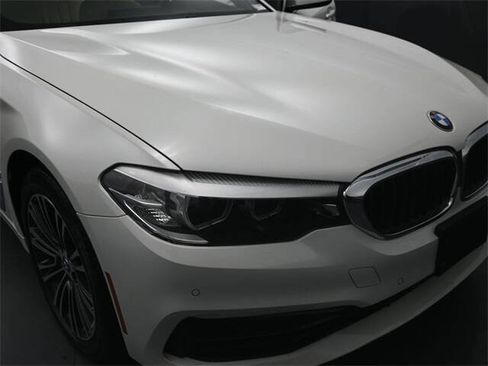 Used 2019 BMW 530e xDrive w/ Convenience Package image 18