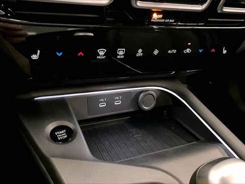 New 2026 Nissan Sentra SR w/ SR Premium Package FWD image 26