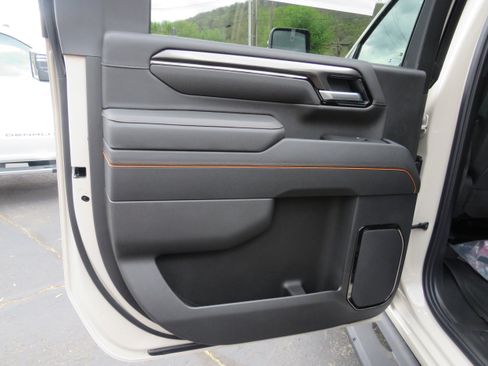 New 2026 GMC Sierra 2500 AT4 w/ LPO, Black Badging Package AWD/4WD image 14