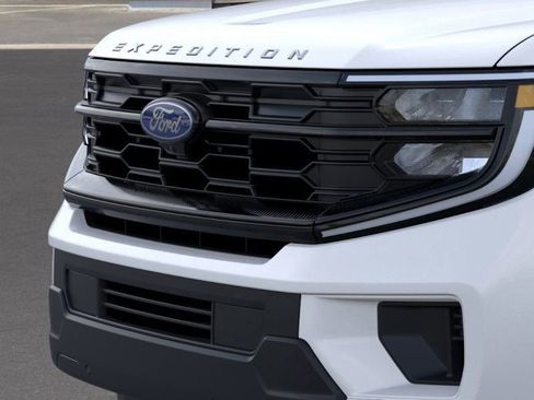 New 2026 Ford Expedition Active image 17
