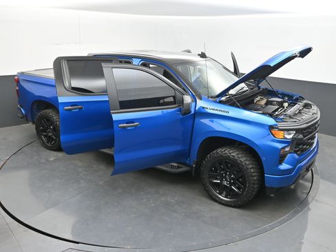 Used 2022 Chevrolet Silverado 1500 Custom AWD/4WD image 38