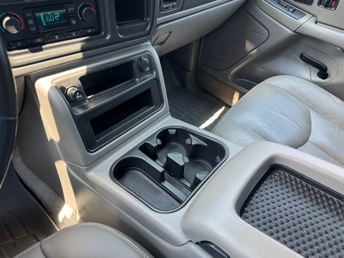 Used 2004 GMC Yukon SLT w/ 1SD Preferred Equipment Group AWD/4WD image 14