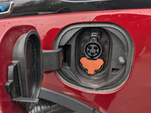 Used 2020 Chevrolet Bolt LT image 36