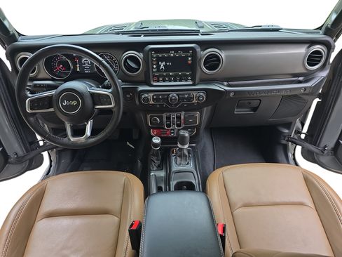 Used 2022 Jeep Wrangler Unlimited Rubicon w/ Dual Top Group AWD/4WD image 9