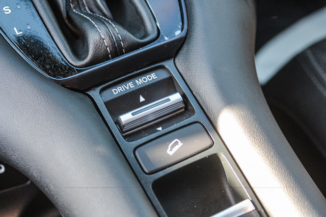 Used 2024 Honda HR-V LX image 32