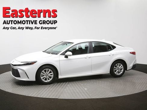 Used 2025 Toyota Camry LE FWD image 57