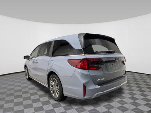 New 2026 Honda Odyssey Touring image 4