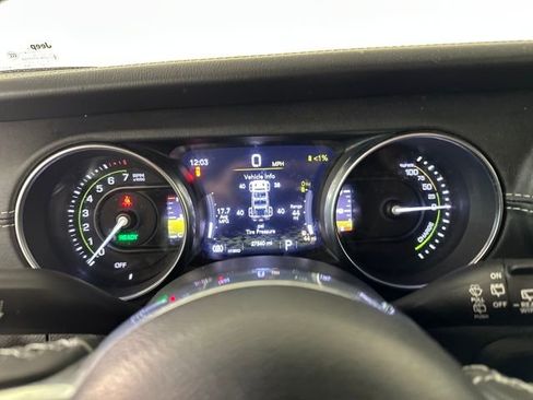 Used 2023 Jeep Wrangler Unlimited Sahara w/ Cold Weather Group image 17