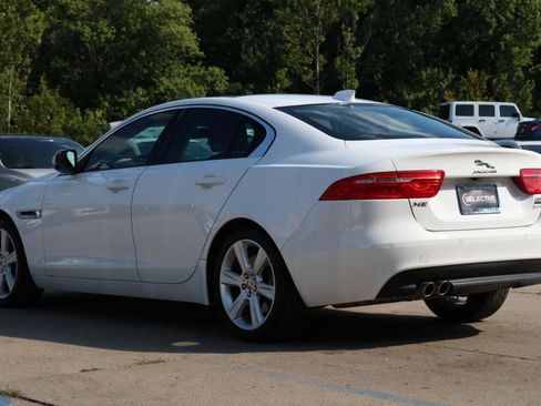Used 2017 Jaguar XE Premium AWD/4WD image 10